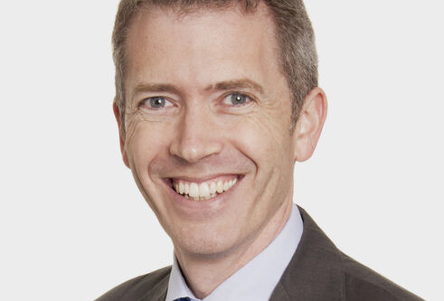 Portrait photo of Ewan Pearson