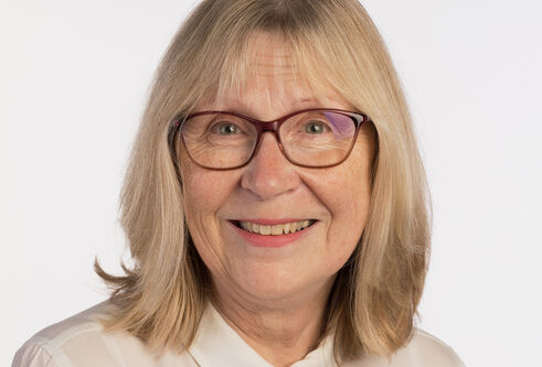 Portrait photo of Janice Rattray