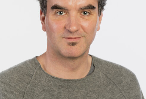 Portrait photo of Jens Januschke