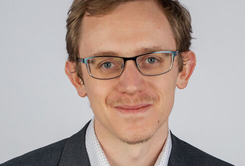 Portrait photo of Tom Eaves