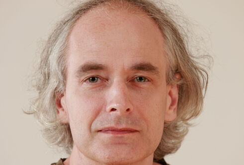 Portrait photo of Simon Arthur