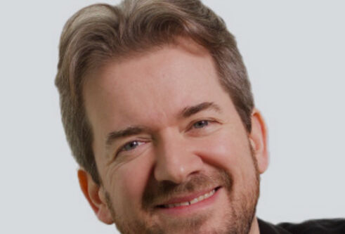 Portrait photo of Ian Ganley