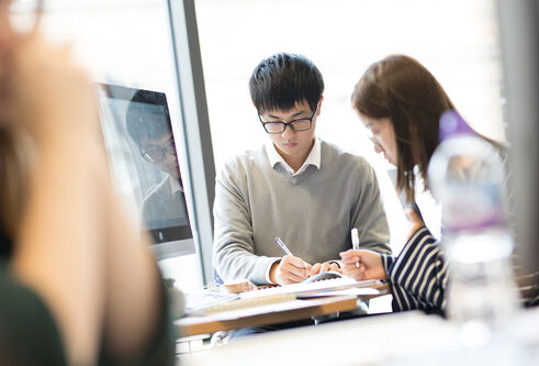 Student studying in library 