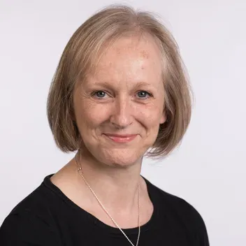 Portrait photo of Angela Lindsay
