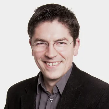 Portrait photo of Daniel Morales