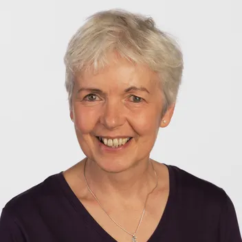 Portrait photo of Emma Warbrick