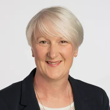 Portrait photo of Jacqui Morris