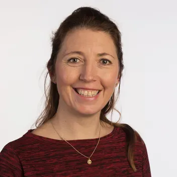 Portrait photo of Kim Dale