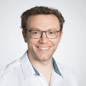 Portrait photo of Piers Hemsley
