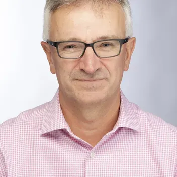 Portrait photo of Rayne Eaton