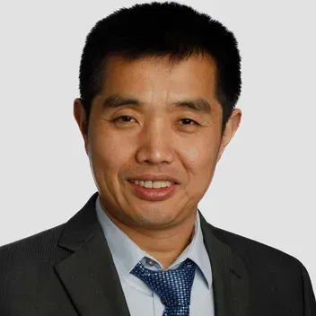 Portriat photo of Xiaoyi Shawn Mu