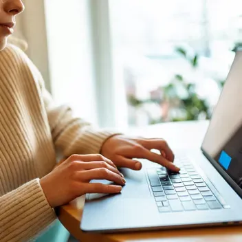 woman on  laptop