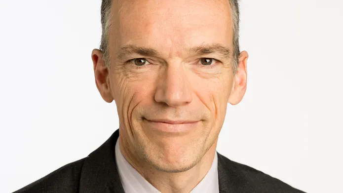 Portrait photo of Volker Roeben